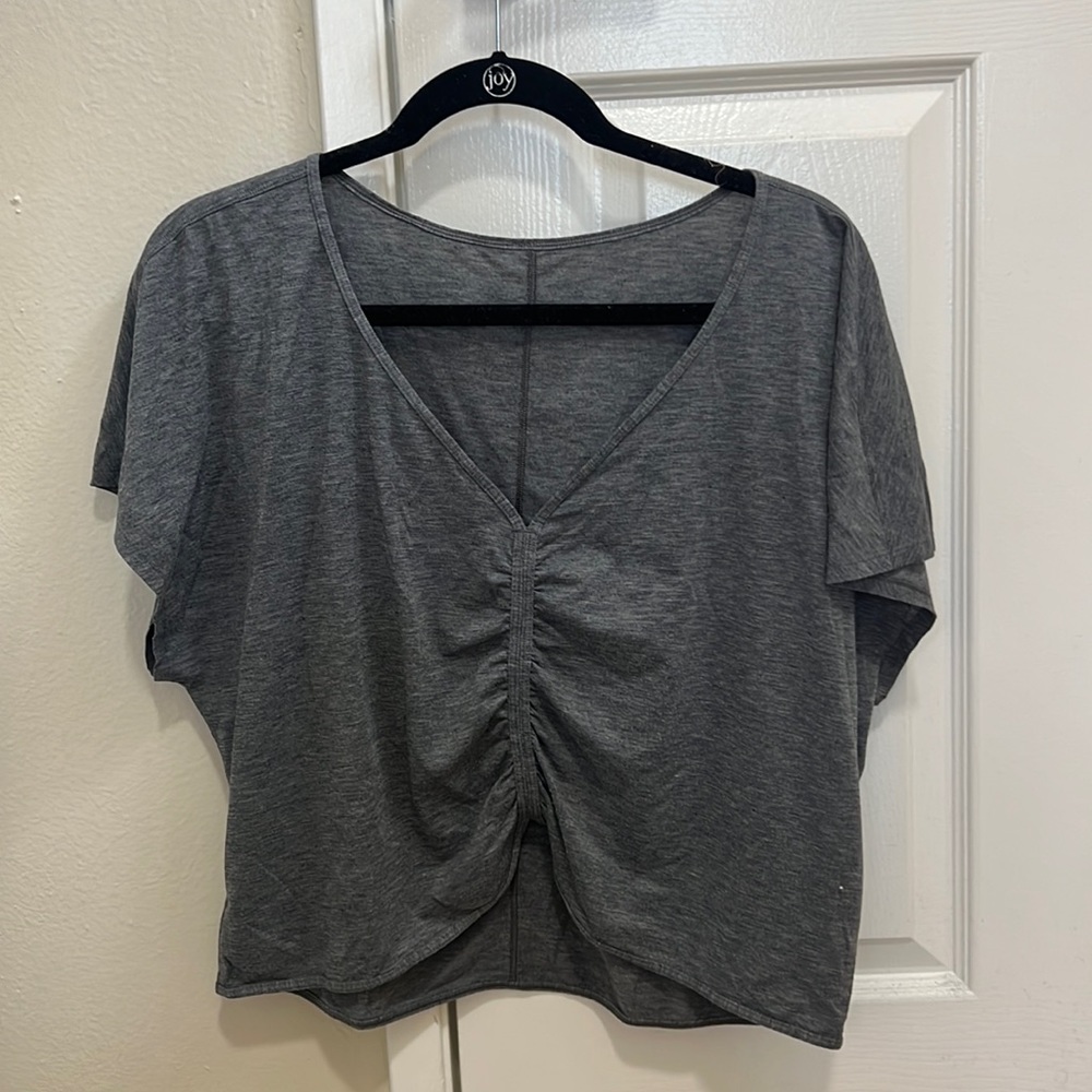 Lululemon cropped TShirt 8